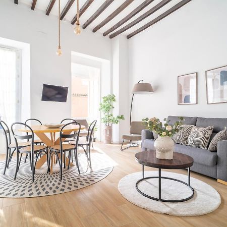 Sanders Lavender - Delightful Two-Bedroom Apartment Downtown Malaga Ngoại thất bức ảnh